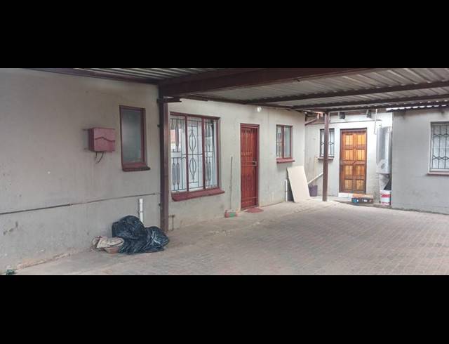 5 BEDROOM HOUSE FOR SALE IN CLAYVILLE